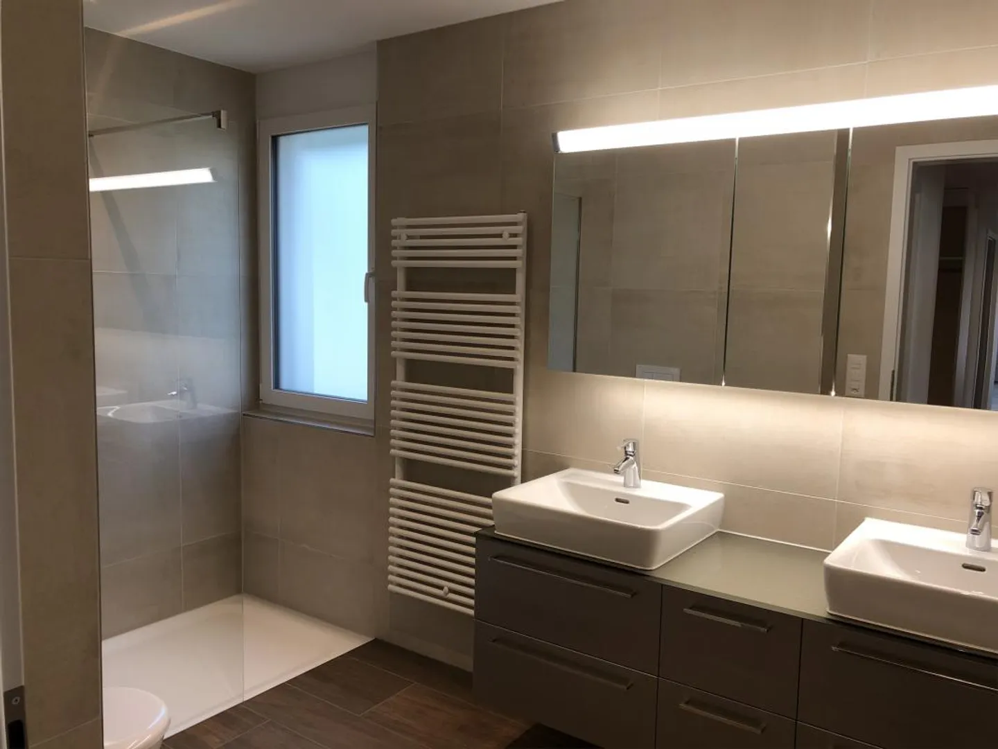 4,5 pièces (128m2) avec terrasse et belle vue - Photo 5 sur 24