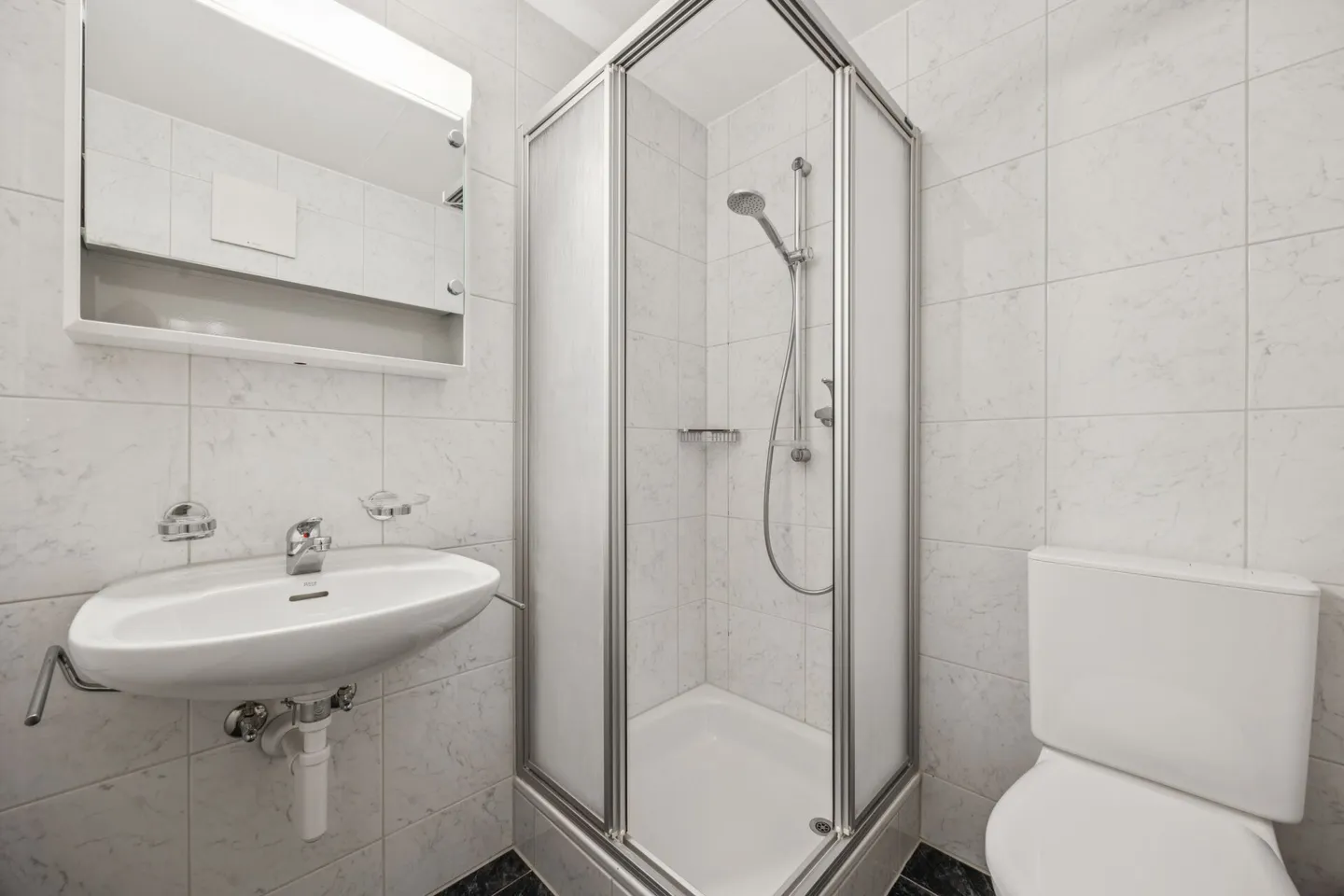 Charming condominium in a natural setting including parking space in the underground garage - Photo 9 of 14