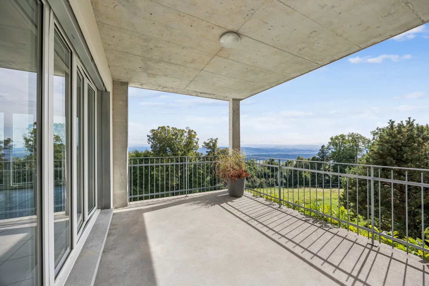 Charming condominium in a natural setting including parking space in the underground garage - Photo 10 of 14