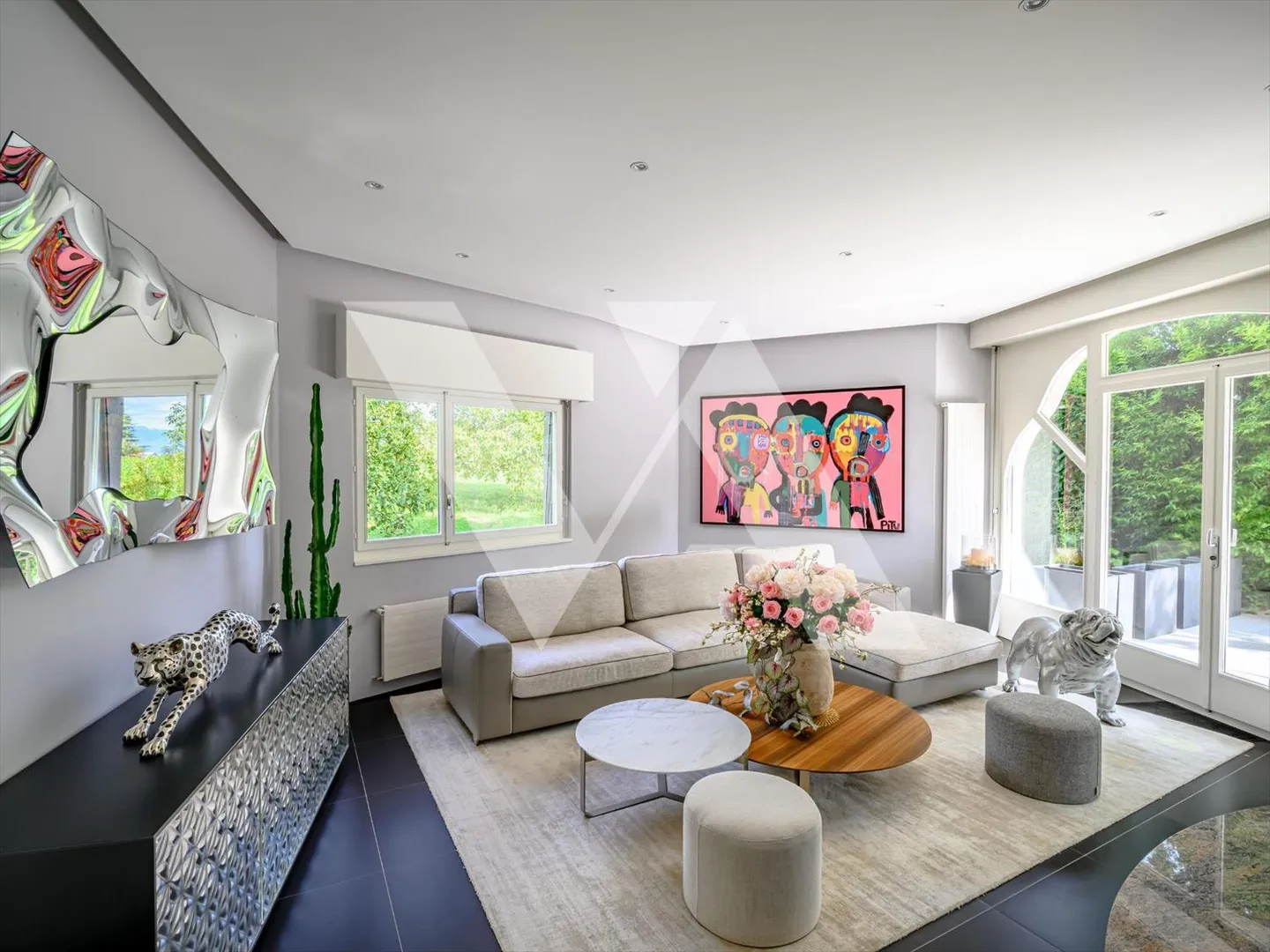 For sale - Superb architect-designed villa with swimming pool - Photo 4 of 11