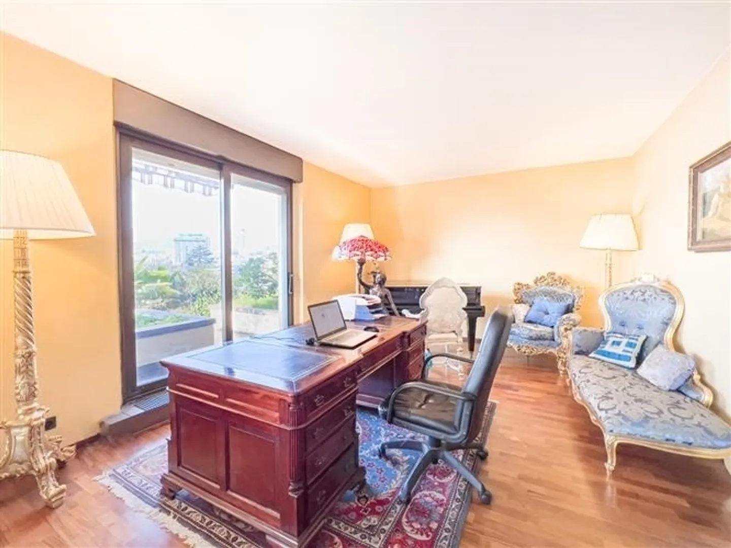 Large apartment with stunning lake view terrace in Castagnola - Photo 2 of 3
