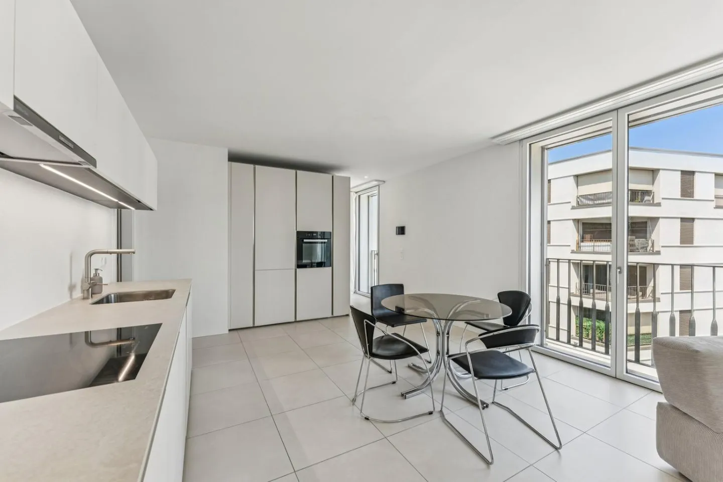 Appartamento con 3,5 stanze e balcone - Foto 6 di 13