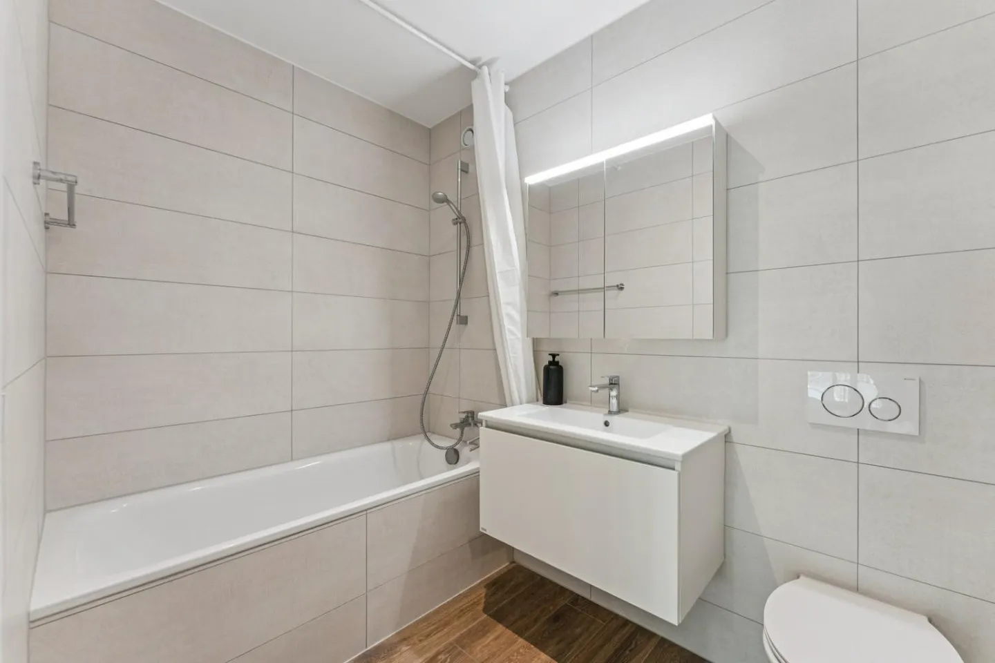 Appartamento con 3,5 stanze e balcone - Foto 11 di 13
