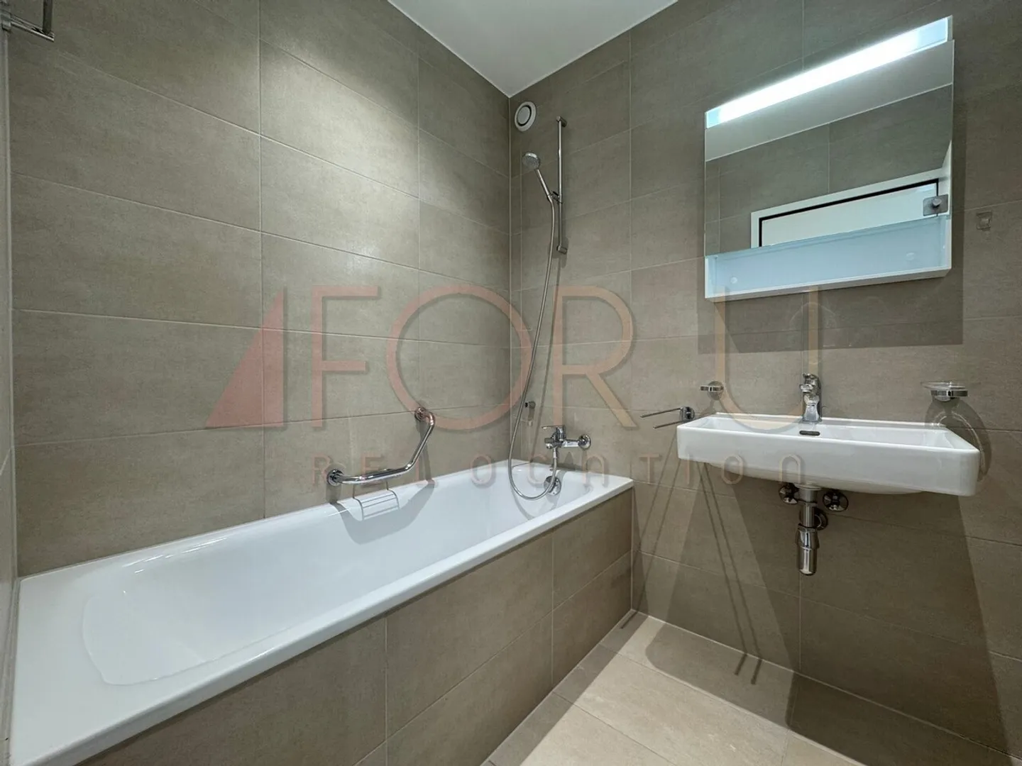 Sehr schöne 4-Zimmer-Wohnung in einem modernen Gebäude in Cointrin - Foto 10 von 12