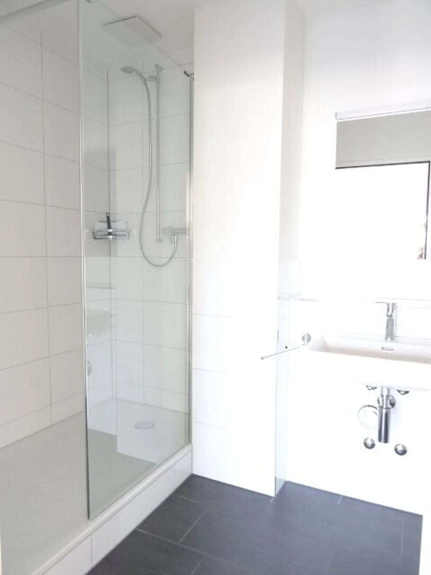 Superbe appartement de 2,5 pièces au dernier étage / 4ème étage de 47 m² avec balcon - Photo 7 sur 11