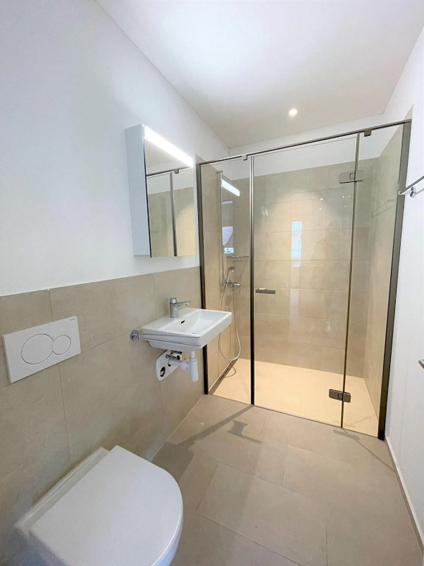 Spacious Modern Apartment in Lengnau - Photo 8 of 10