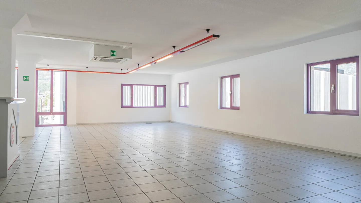 Office space and workshop in an ideal location in Visp - Photo 2 of 13