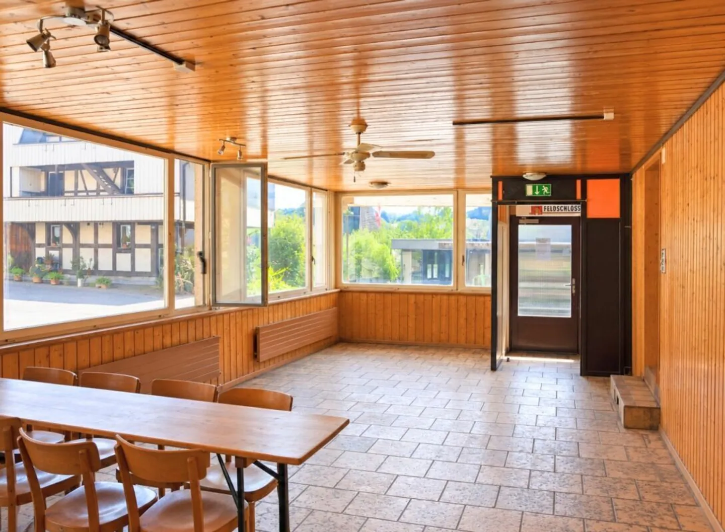 Versatile residential and commercial building with restaurant, hall, and two apartments in Mülchi - Photo 2 of 13