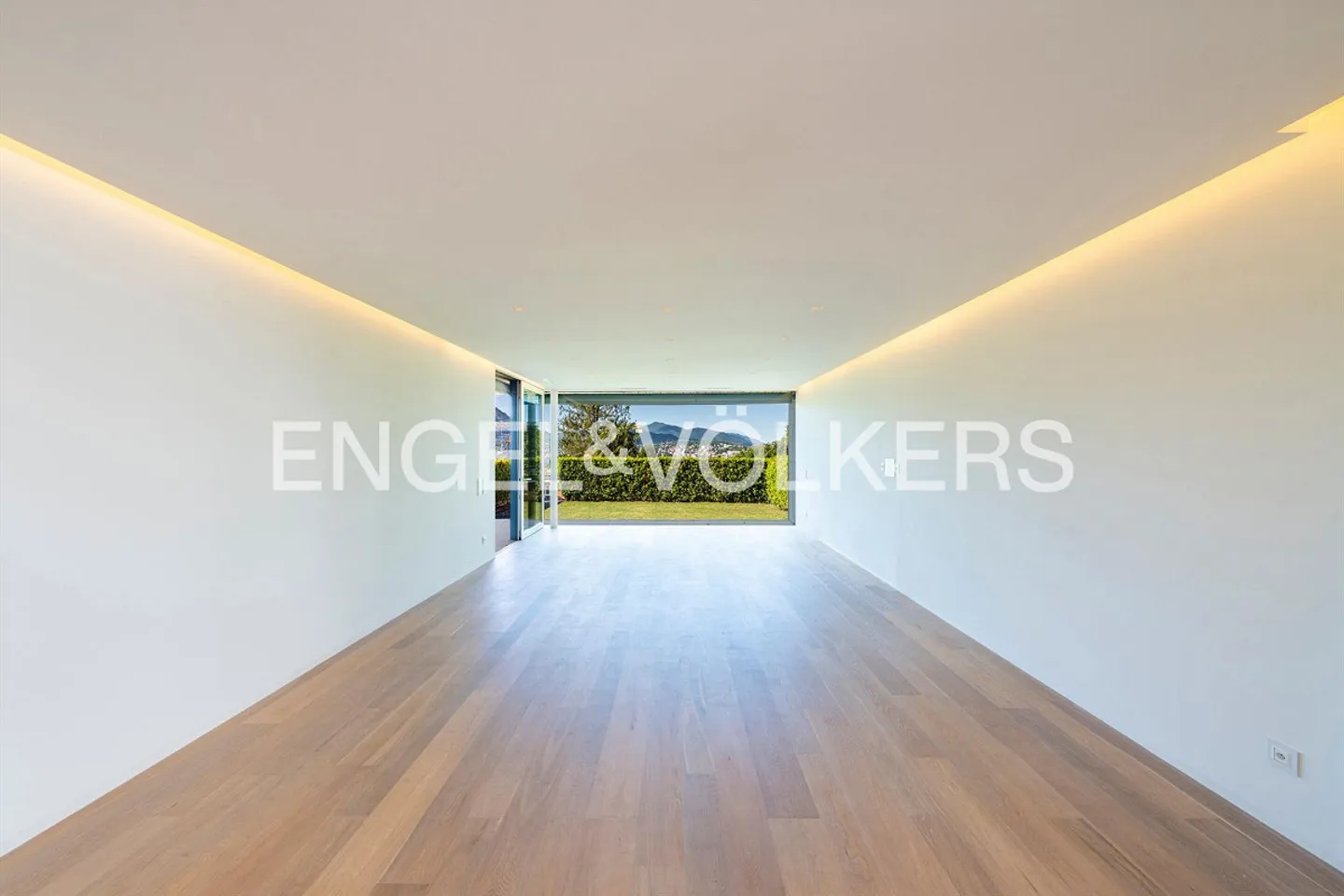 Modern apartment in a quiet residential area - Photo 3 of 14