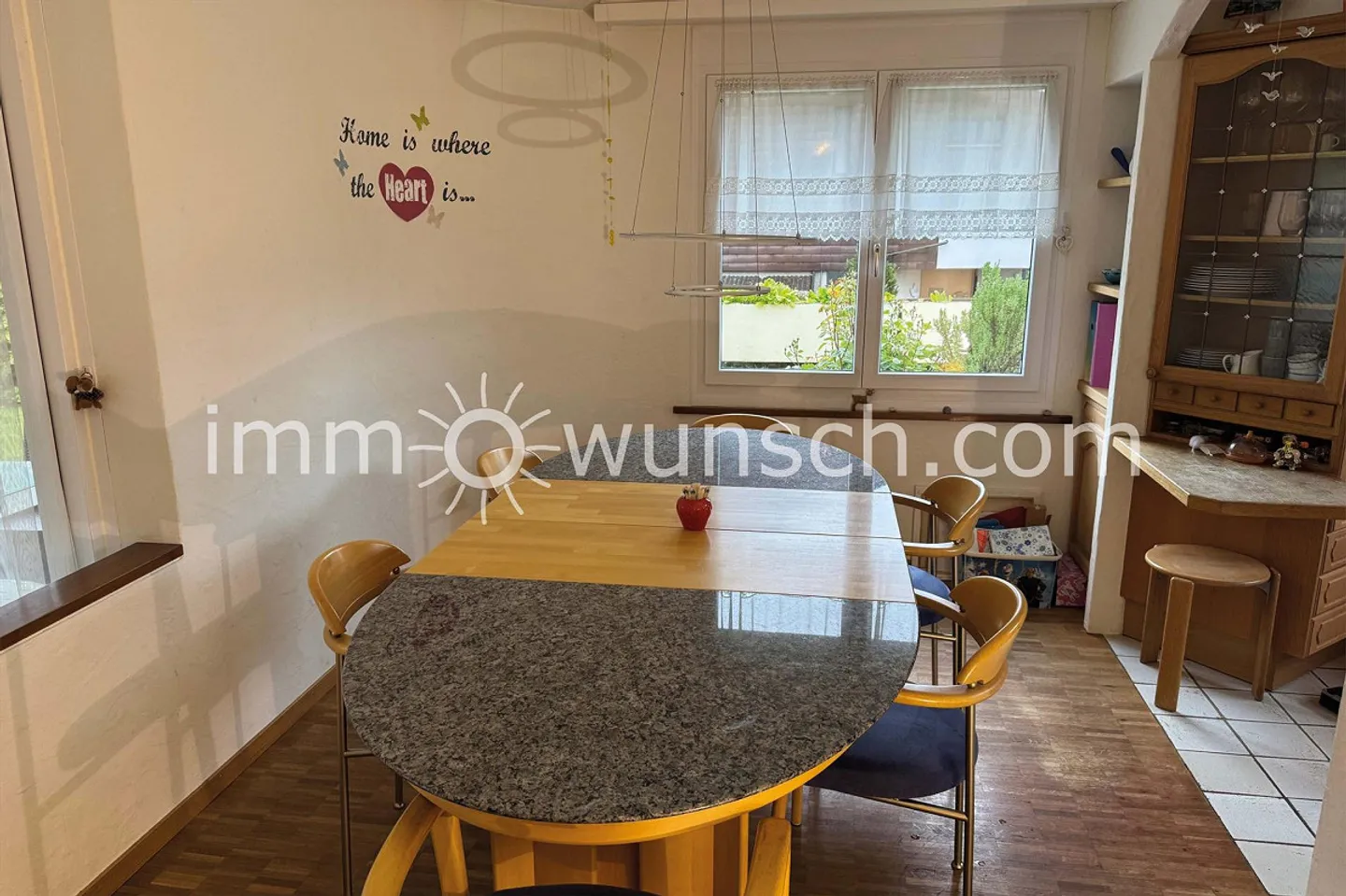 Spaziosa casa unifamiliare di 5 ½ locali - Foto 3 di 13