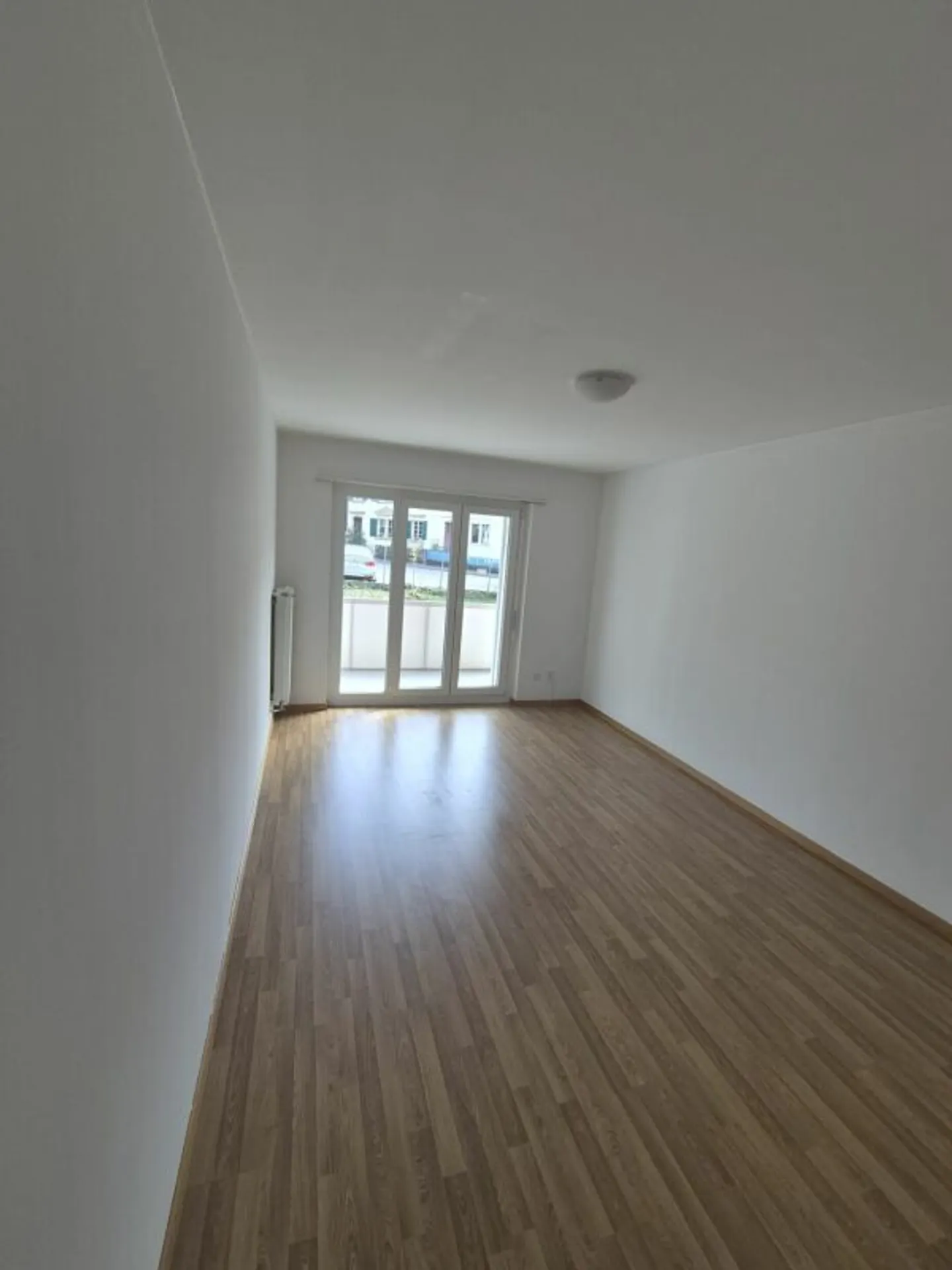 Charming Apartment with Terrace - Photo 4 of 10