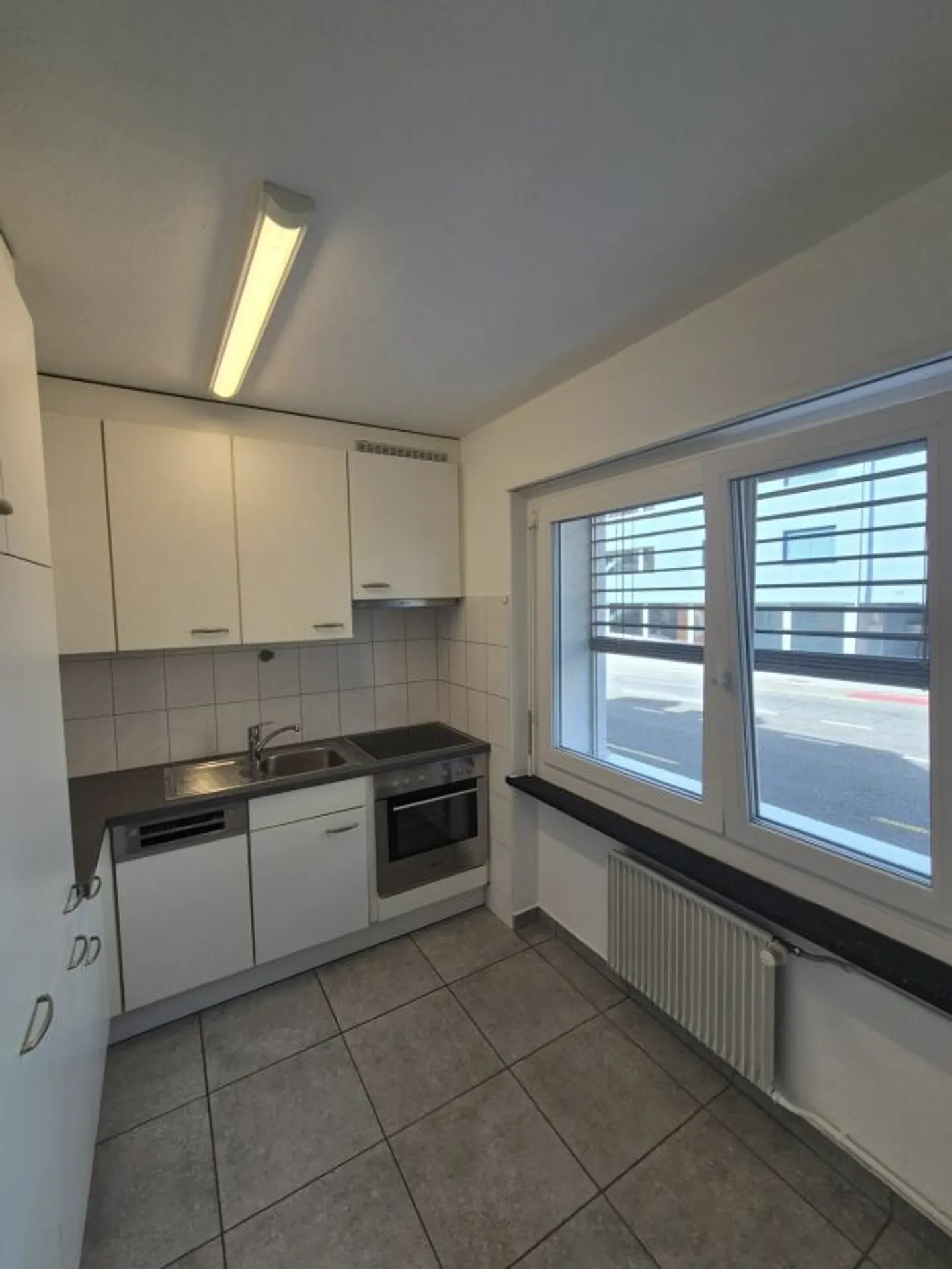 Charming Apartment with Terrace - Photo 2 of 10