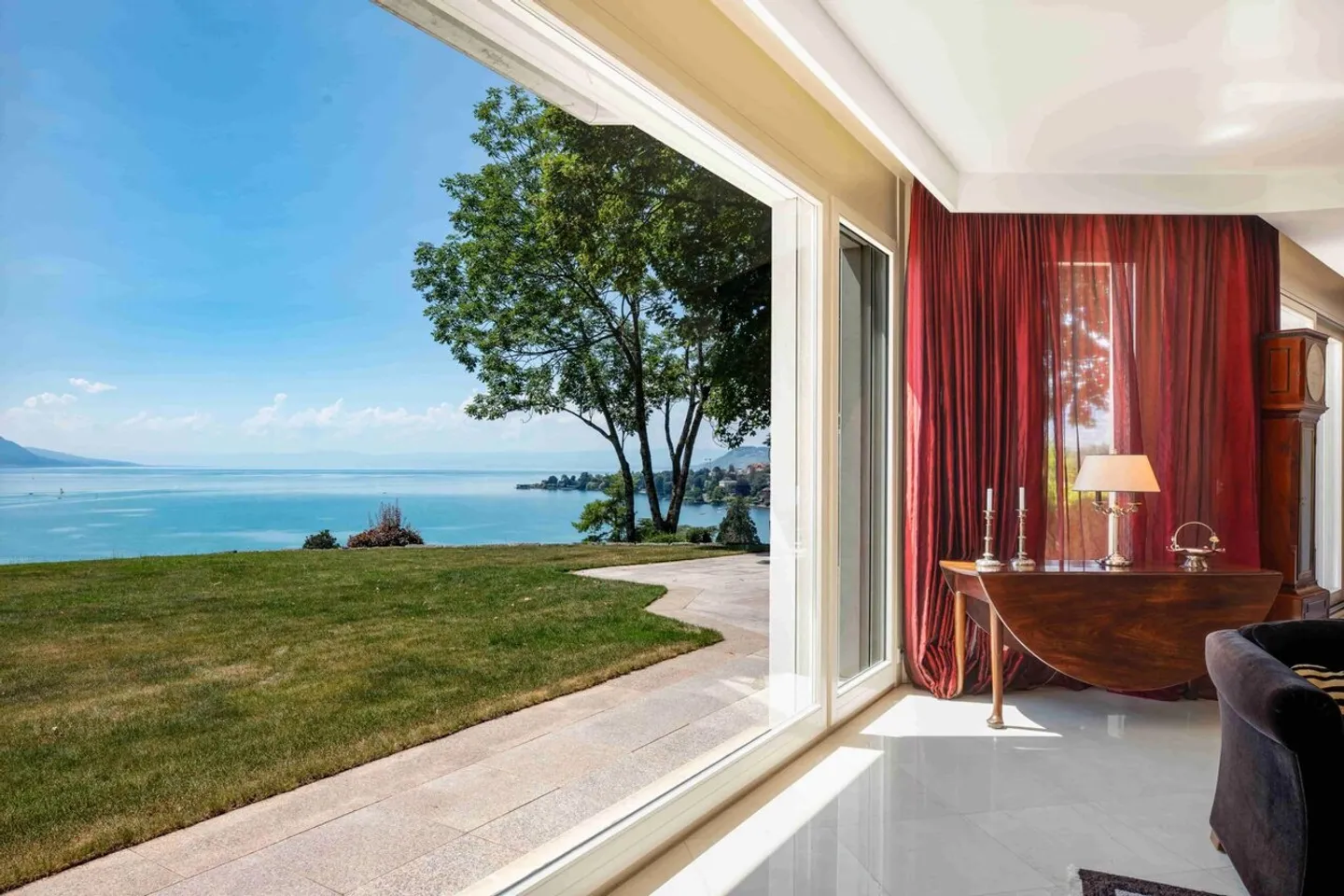 Magnificent property with 12 rooms and outdoor pool - Photo 4 of 13