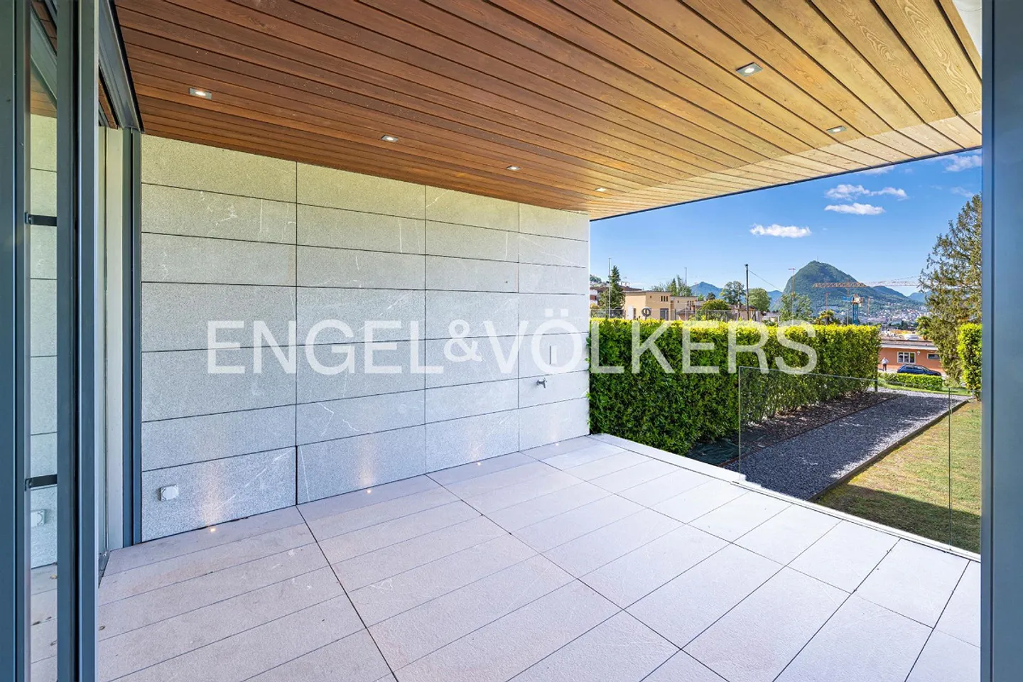 Modern apartment in a quiet residential area - Photo 12 of 14