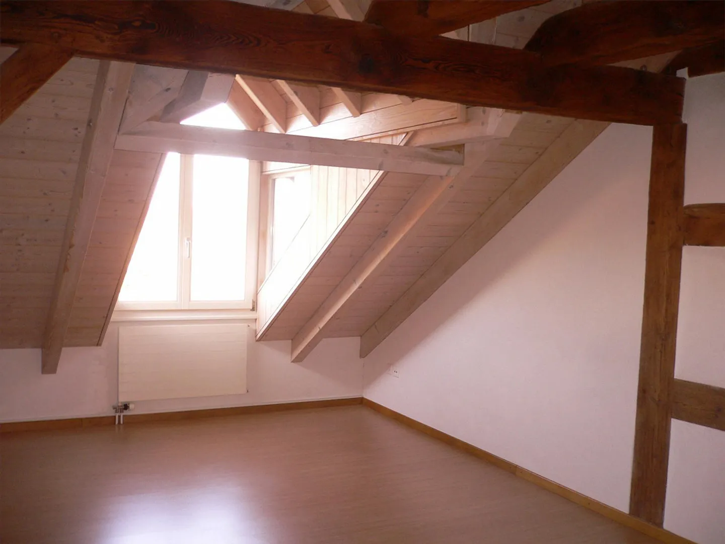 Unique living in the heart of the town, 4.5 room apartment - Photo 6 of 7