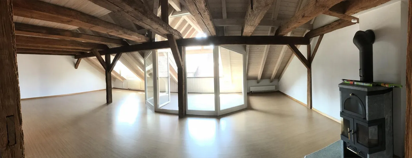 Unique living in the heart of the town, 4.5 room apartment - Photo 3 of 7