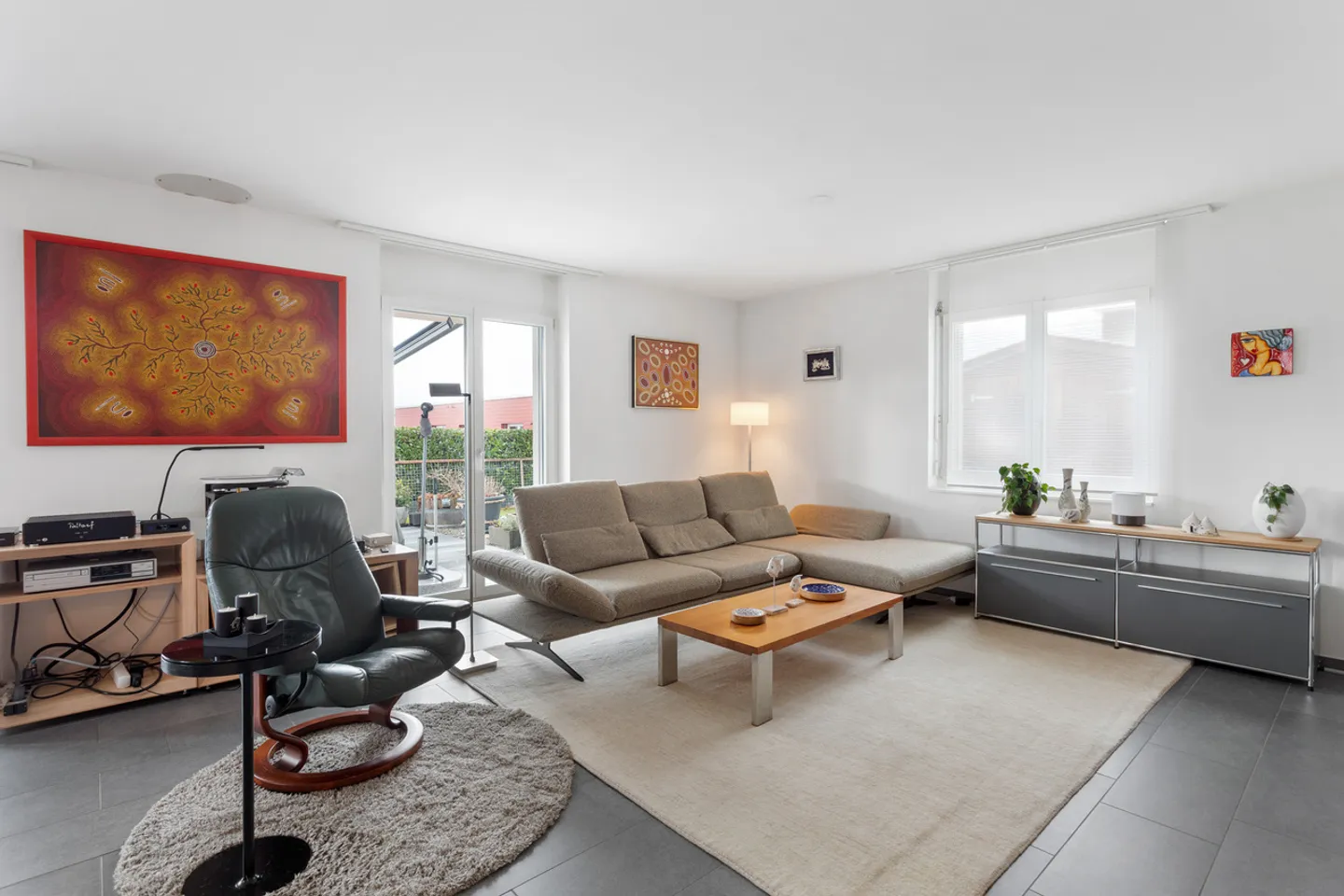 Family dream with 6.5 rooms in a preferred residential area - Photo 3 of 9