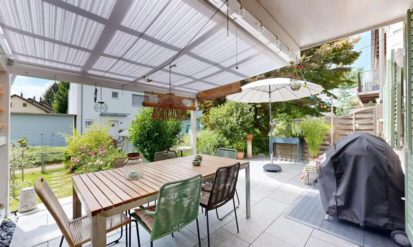 Charming terraced house in a central location in Uster - Photo 10 of 11