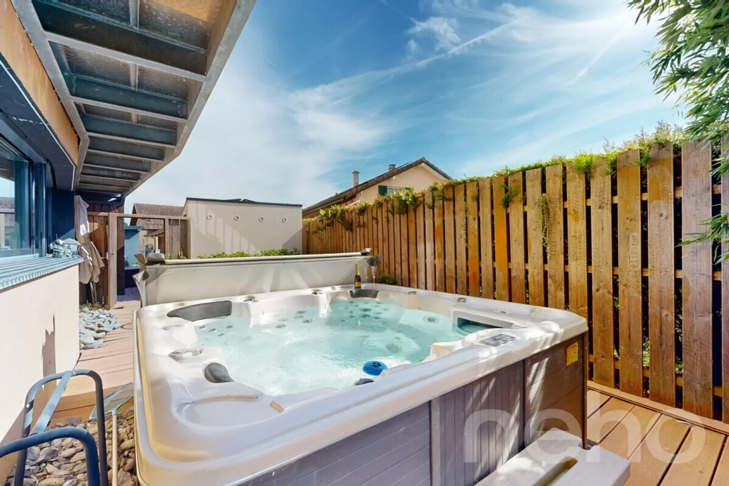Bella casa d'architetto in un ambiente intimo e verdeggiante - Foto 10 di 13