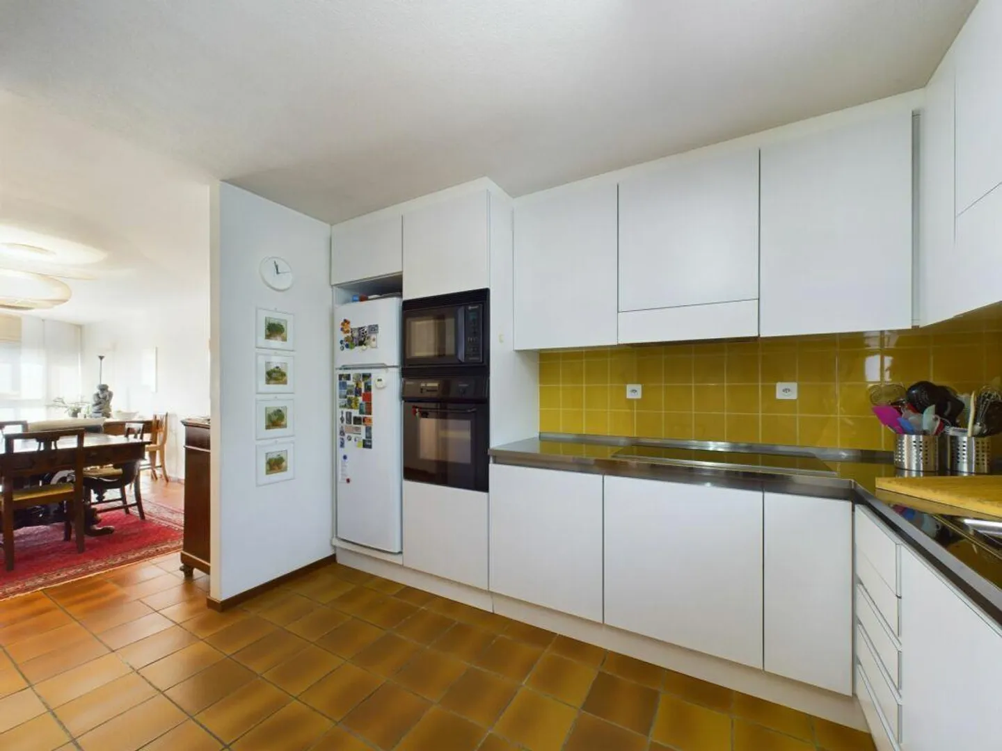 Helle Einfamilienvilla mit großem flachem Garten - Foto 7 von 15