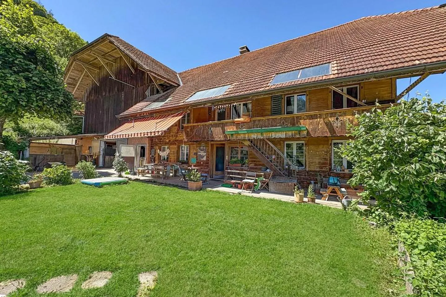 Charmantes Bauernhaus mit zwei Wohnungen - Foto 1 von 13