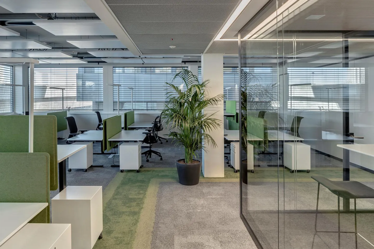 Office space for rent - Photo 5 of 6