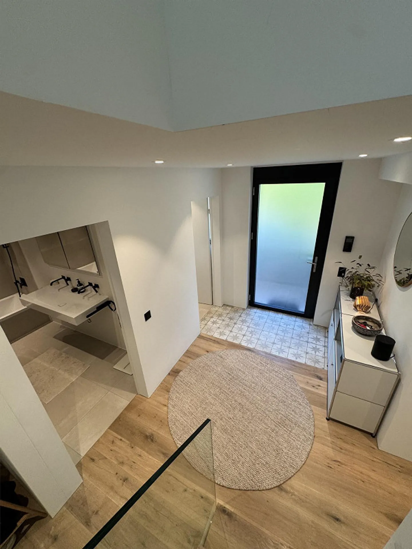 Moderne Maisonette mit Dachterrasse & Bergsicht - Foto 3 von 15