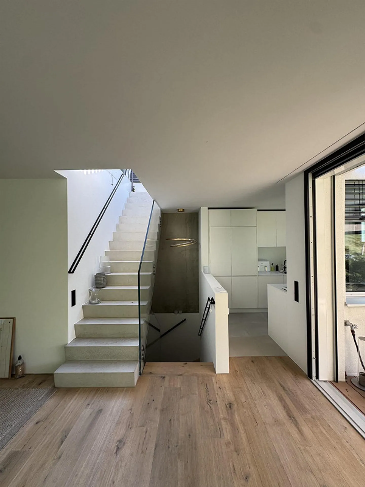 Moderne Maisonette mit Dachterrasse & Bergsicht - Foto 7 von 15