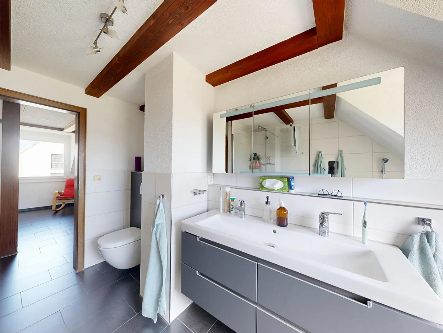 Charmantes Reihenhaus in Therwil - Foto 10 von 13