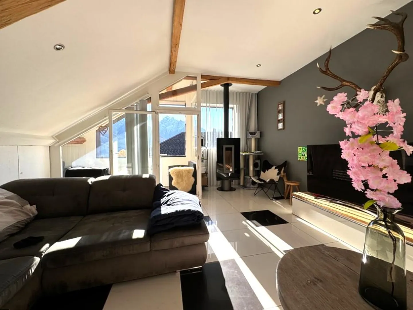 Exklusive Dachwohnung in Herzen von Sent - Foto 1 von 8