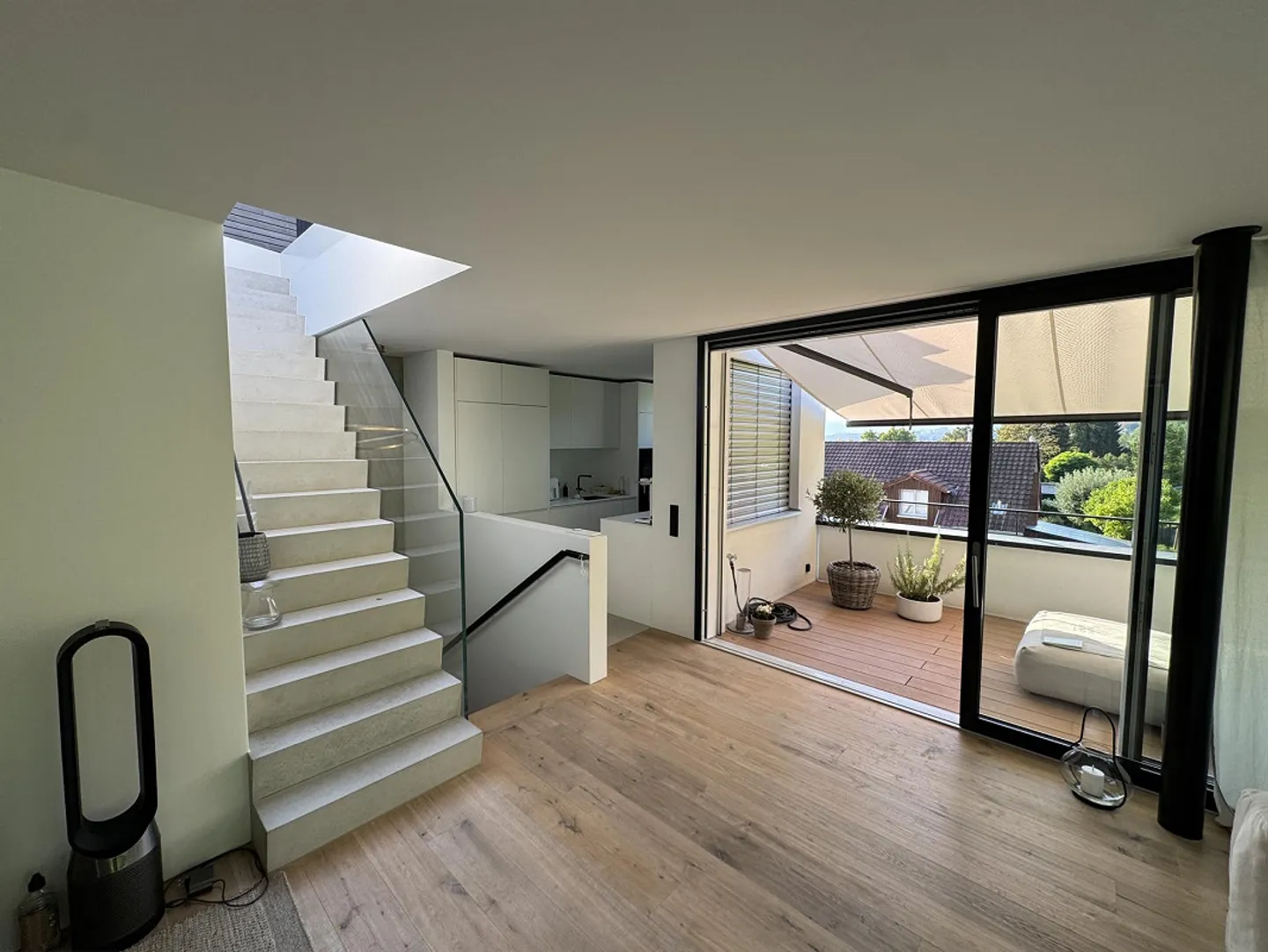 Moderne Maisonette mit Dachterrasse & Bergsicht - Foto 8 von 15