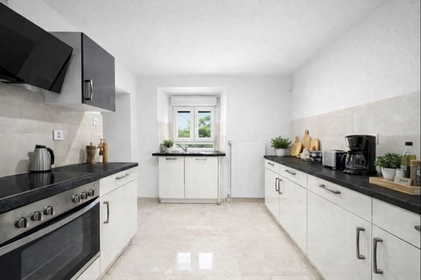 Prestigious village house in Môtiers - Rare opportunity - Photo 7 of 11