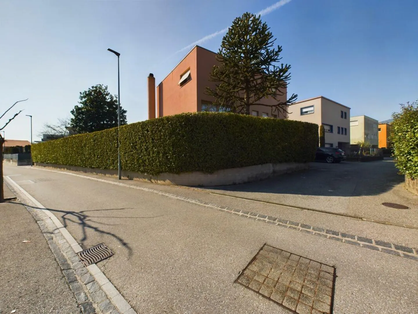 Helle Einfamilienvilla mit großem flachem Garten - Foto 12 von 15