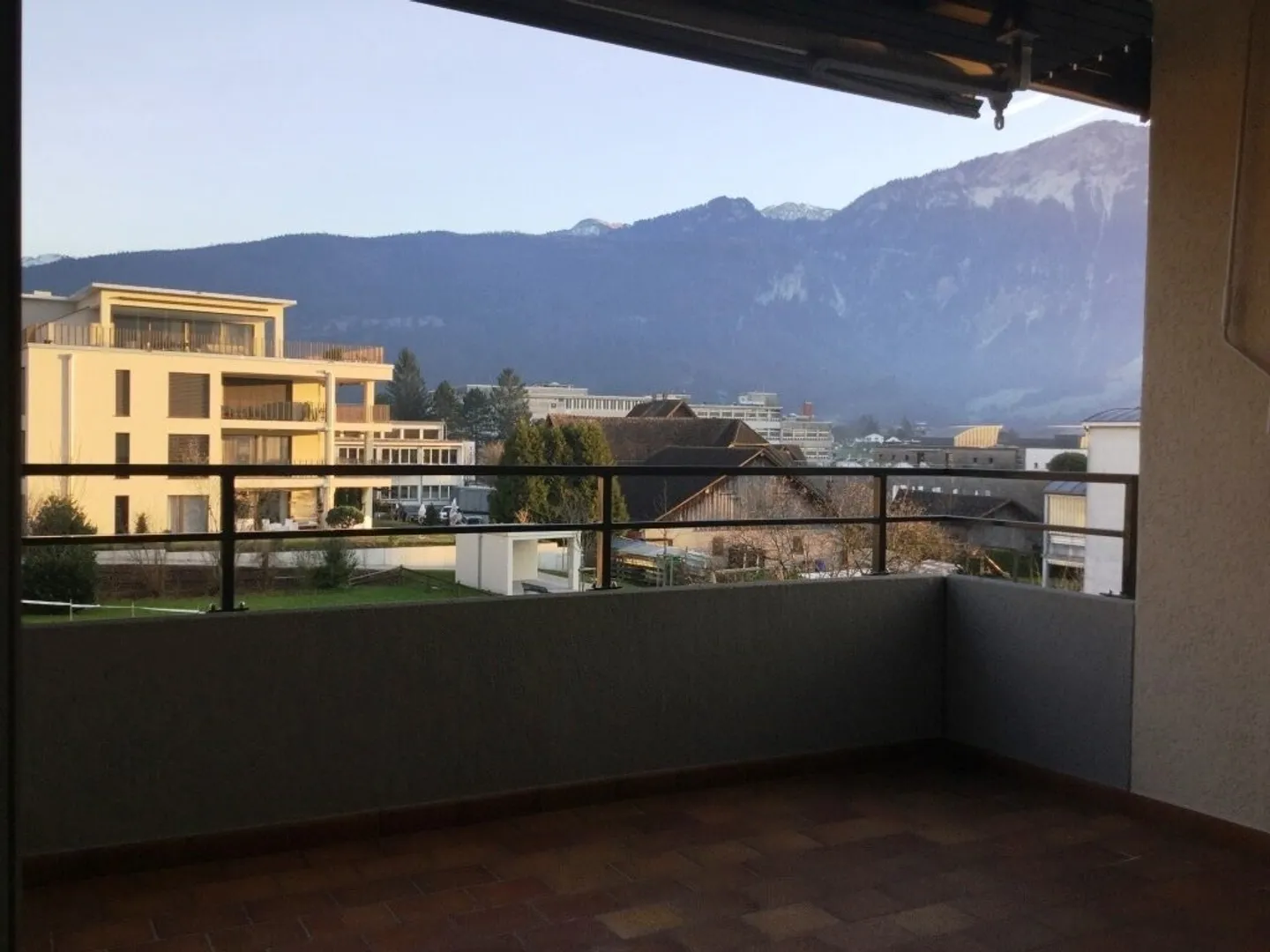 Appartamento 5 1/2 locali in un ambiente tranquillo - Foto 1 di 6