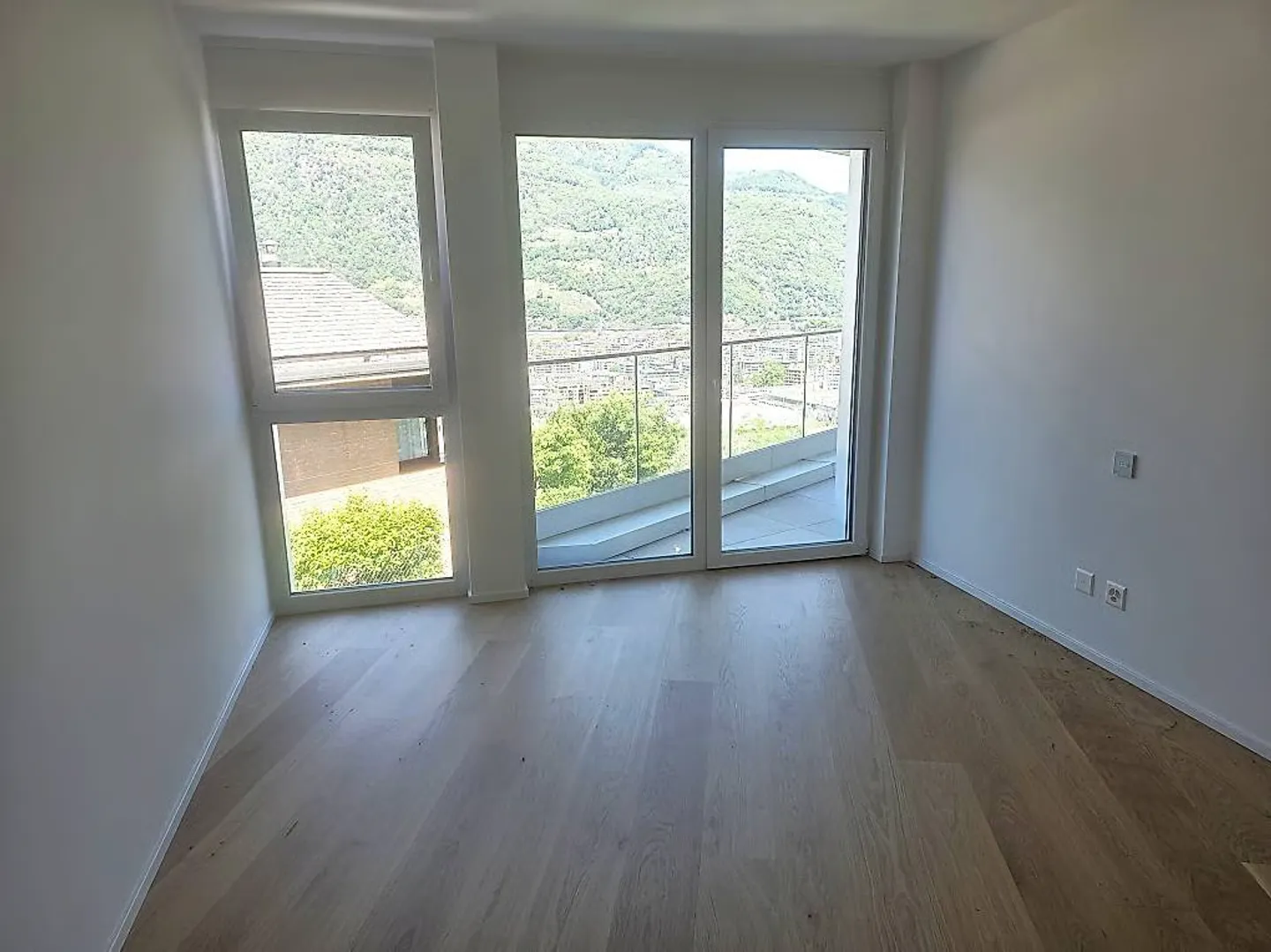 4,5 pièces avec vue magnifique à Bellinzona/Daro - Photo 12 sur 12