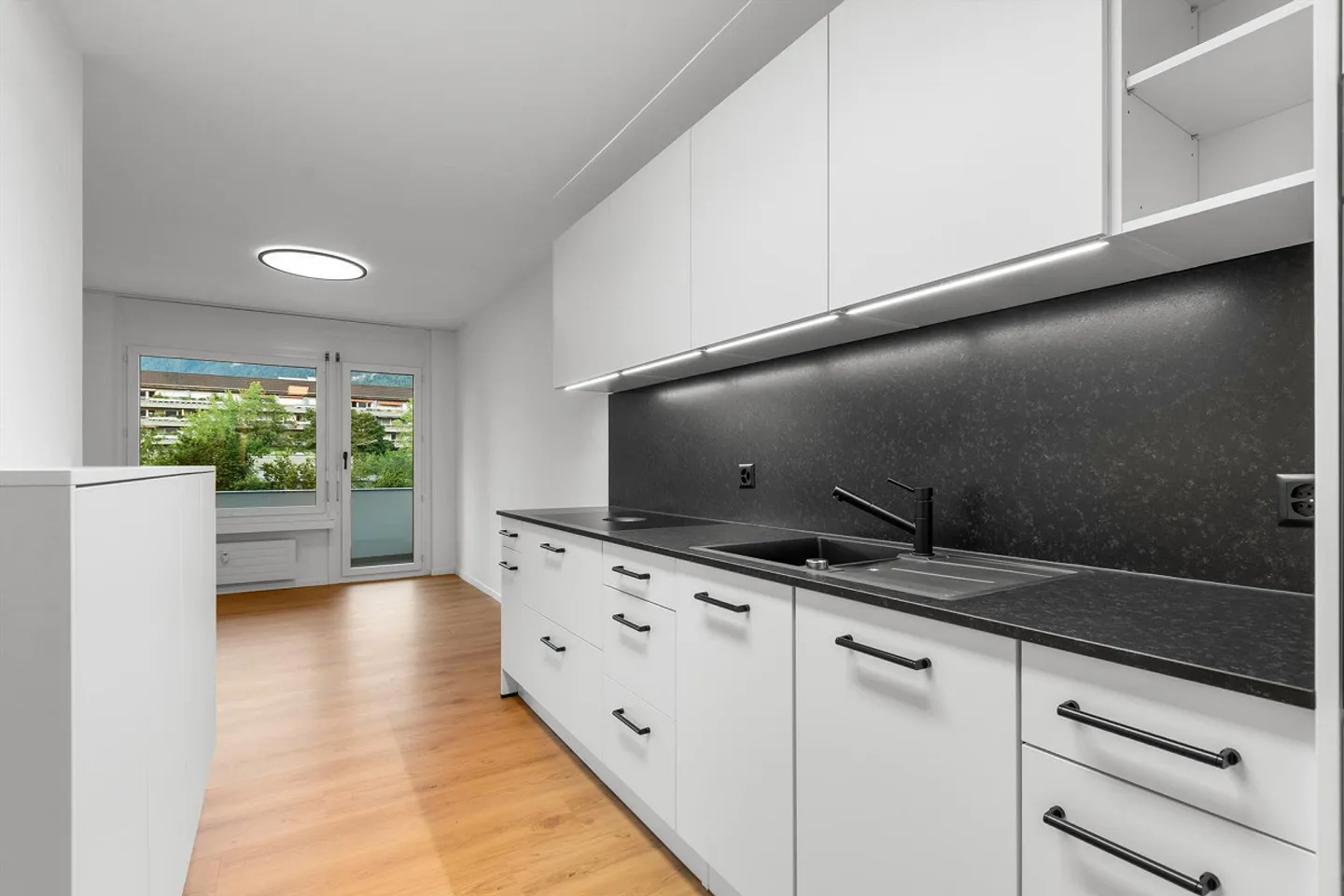 Renoviertes Apartment mit Balkonen - Foto 11 von 30