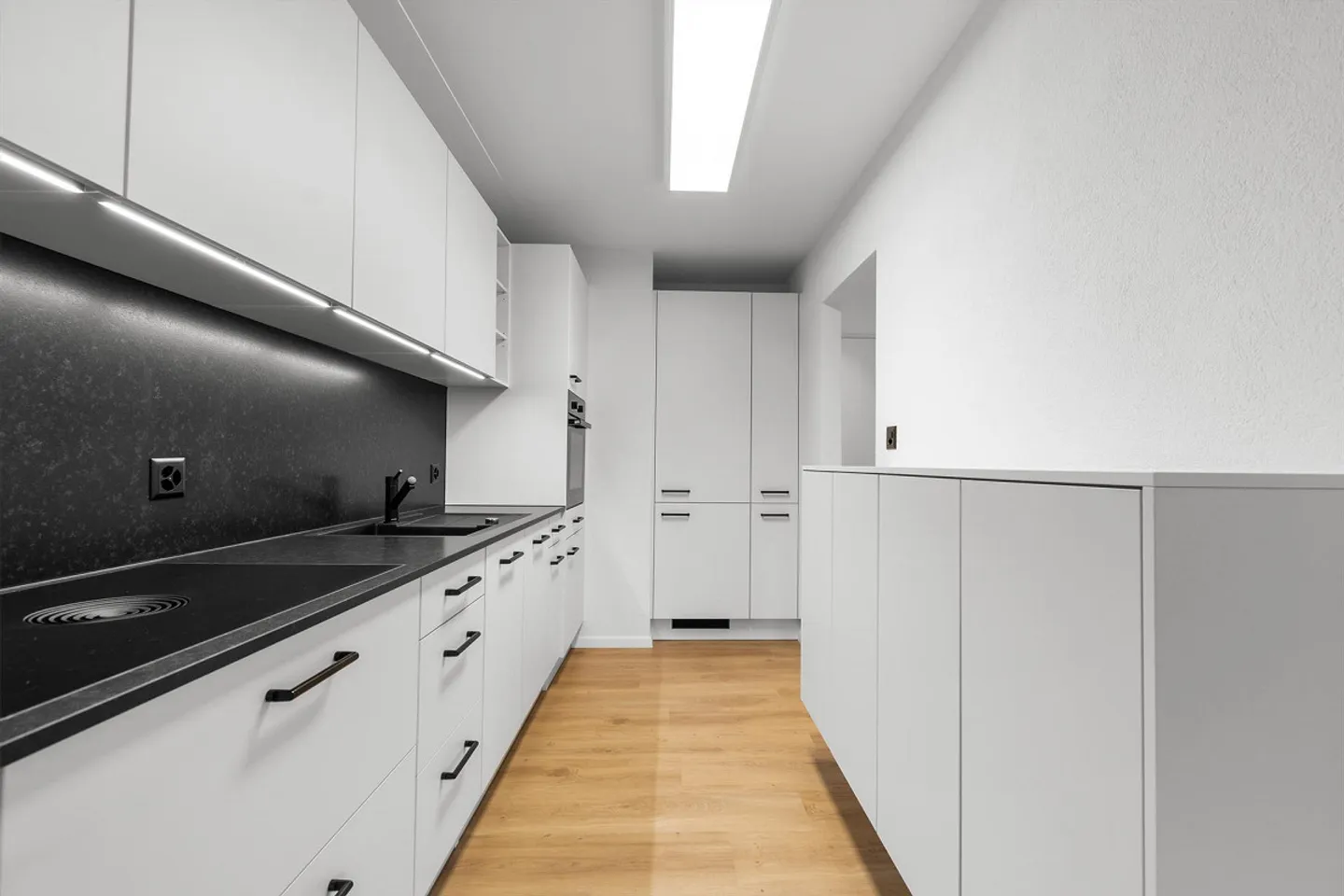 Renoviertes Apartment mit Balkonen - Foto 12 von 30