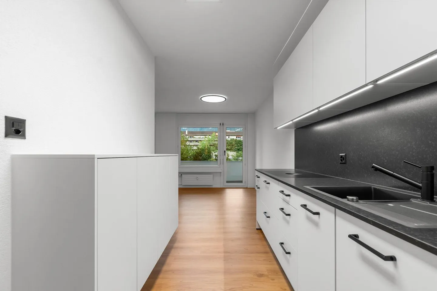 Renoviertes Apartment mit Balkonen - Foto 15 von 30