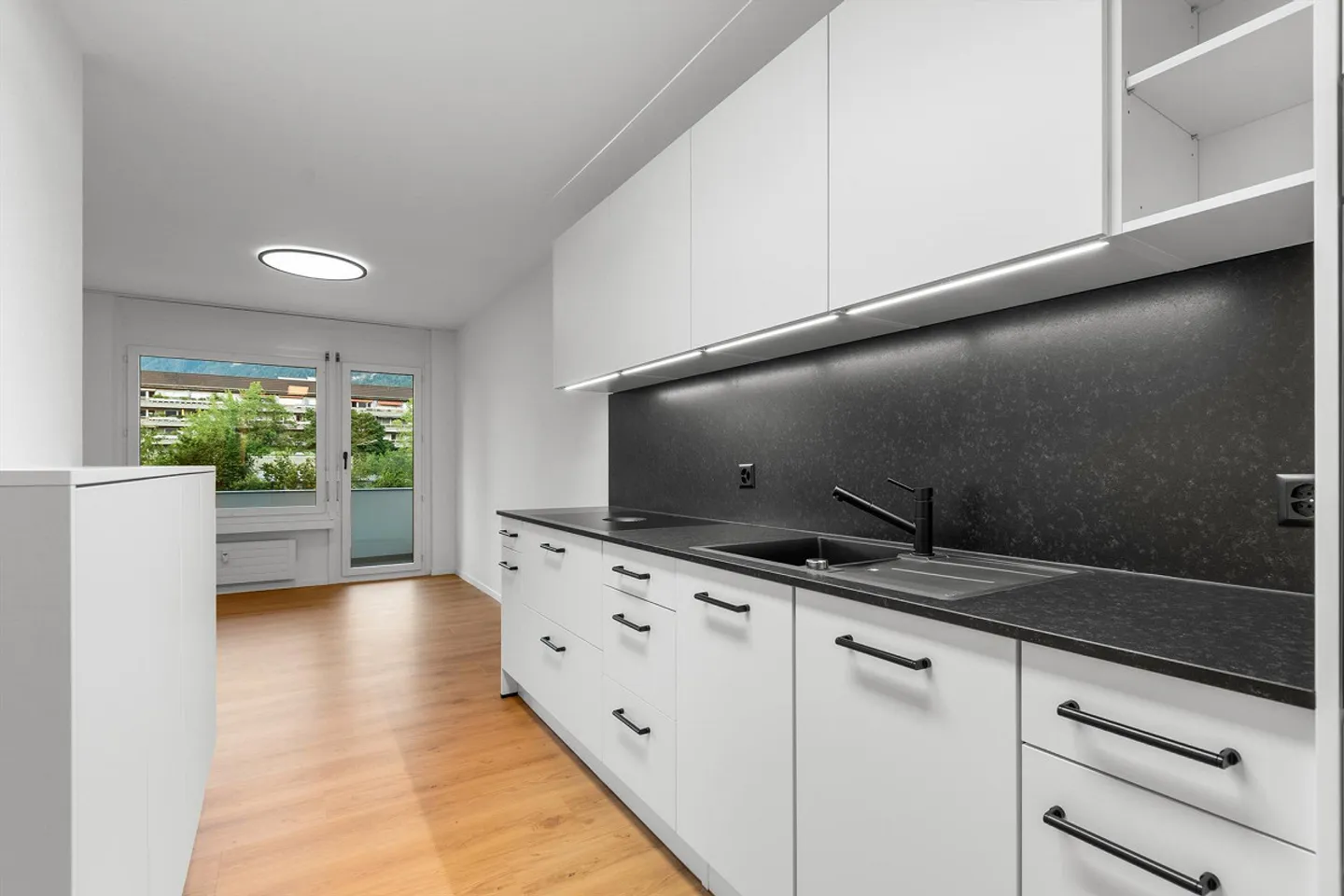 Renoviertes Apartment mit Balkonen - Foto 17 von 30