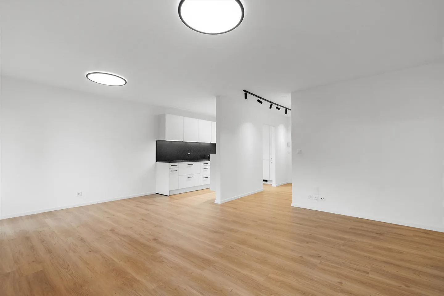 Renoviertes Apartment mit Balkonen - Foto 22 von 30