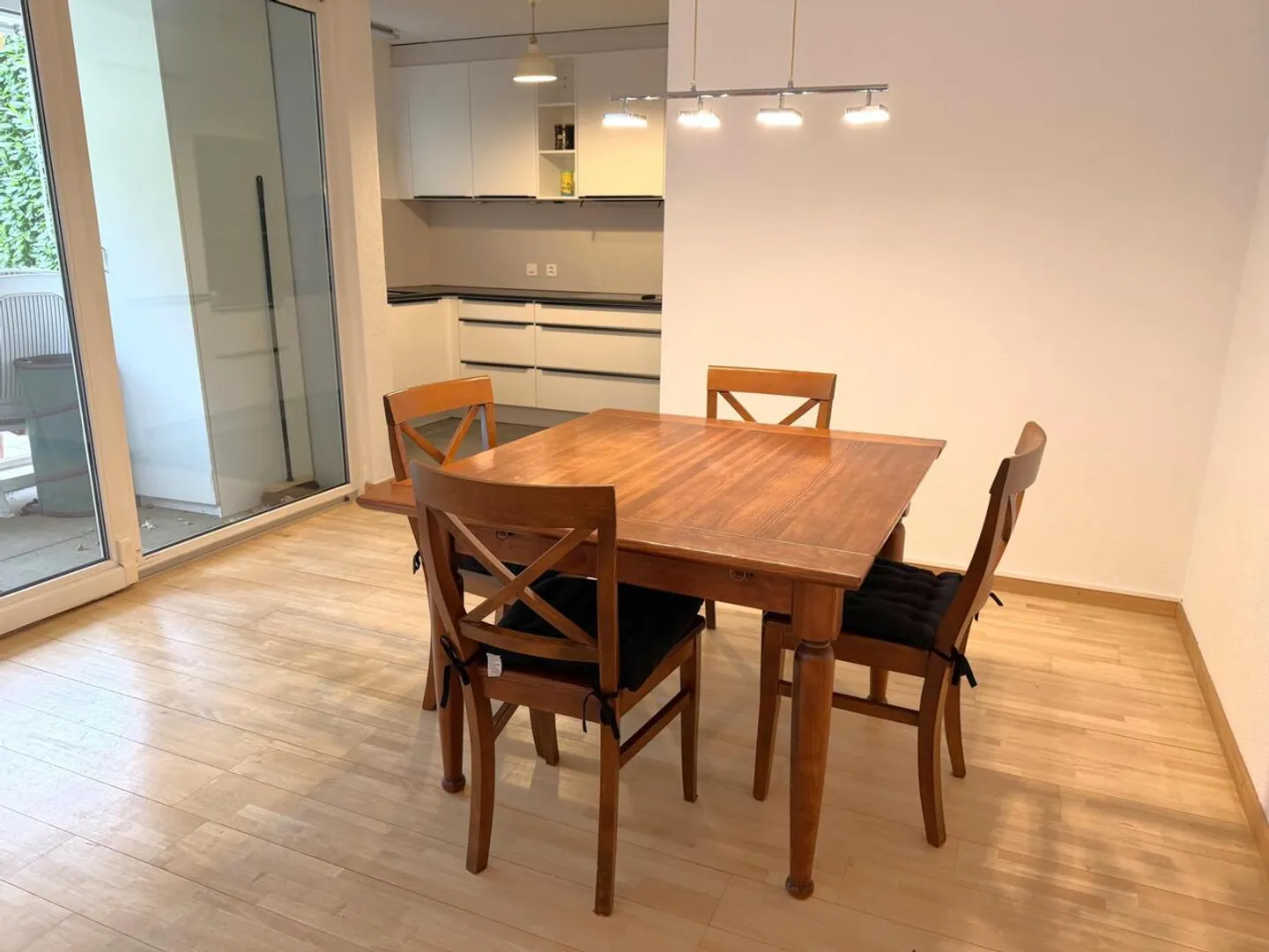 Beautiful furnished 3.5-room apartment with garden - Photo 3 of 9