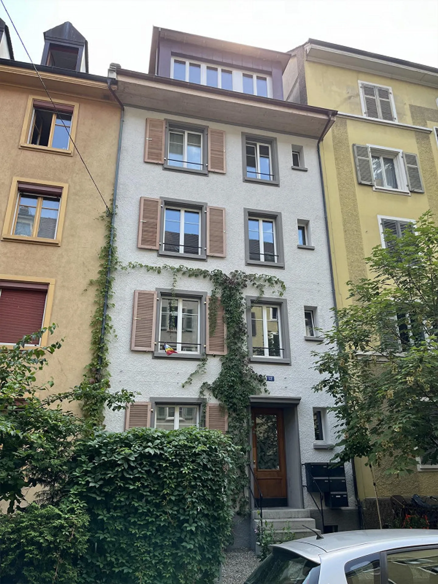 Jolie, appartement ancien rénové - Photo 2 sur 14