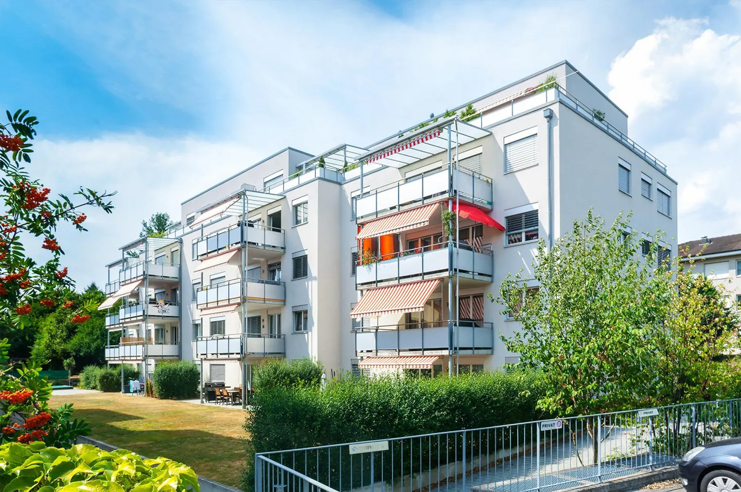 Grosszügige Familienwohnung in Niederhasli - Foto 1 von 9