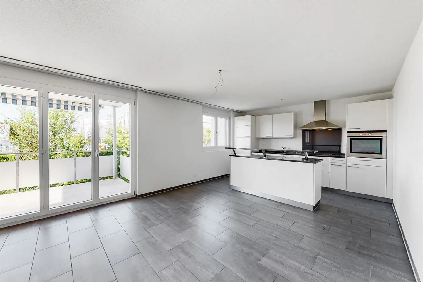 Grosszügige Familienwohnung in Niederhasli - Foto 2 von 9