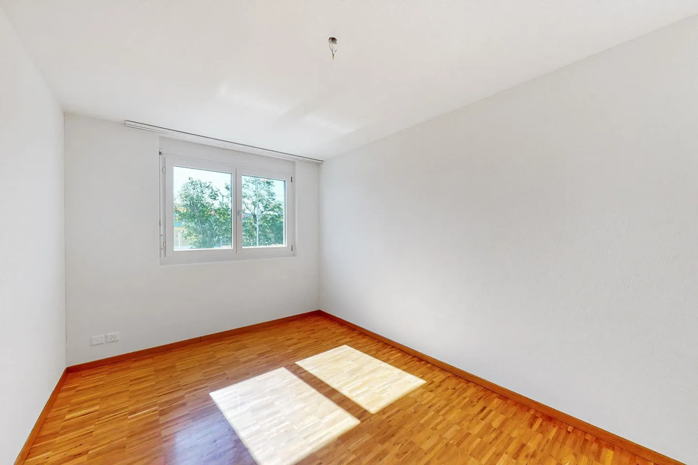 Grosszügige Familienwohnung in Niederhasli - Foto 4 von 9