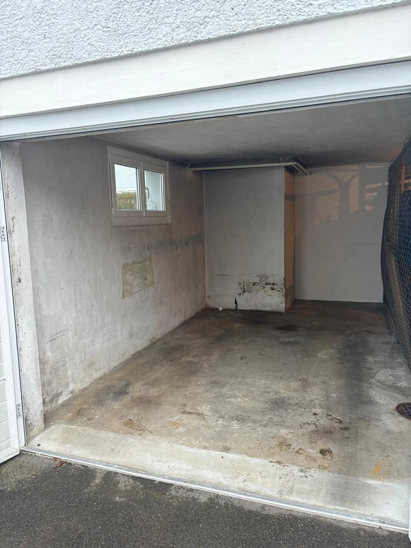 Small garage for rent in Goldach - Photo 2 of 2