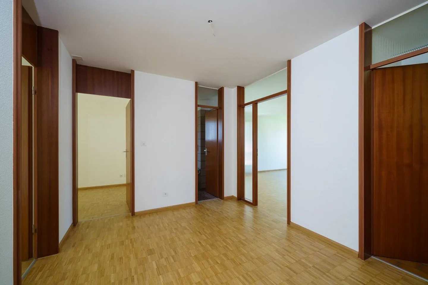 Appartement lumineux de 4,5 pièces - 100 m² pour le confort - Photo 2 sur 10