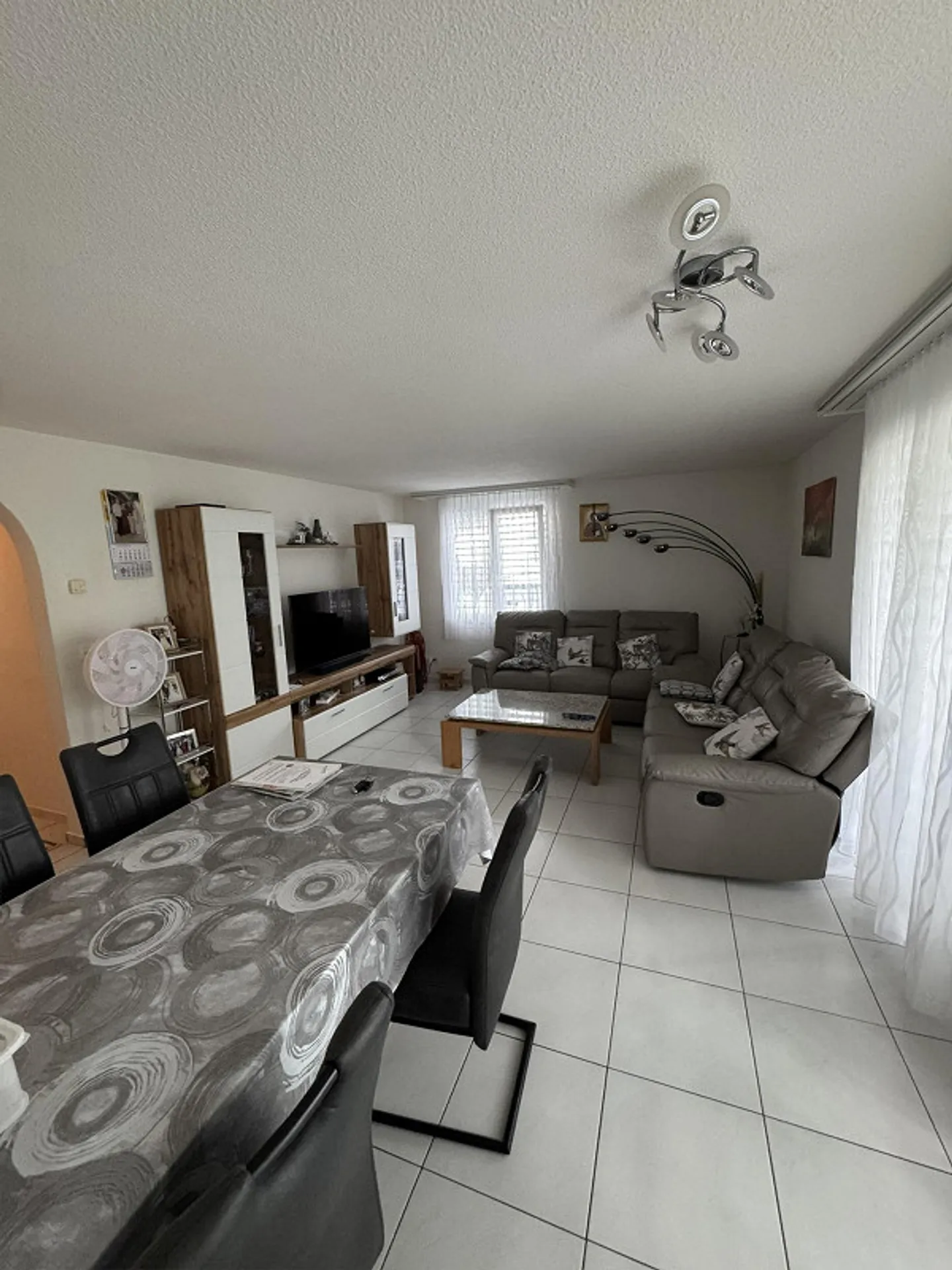Spacious 4.5 room apartment in a quiet location - Photo 3 of 11
