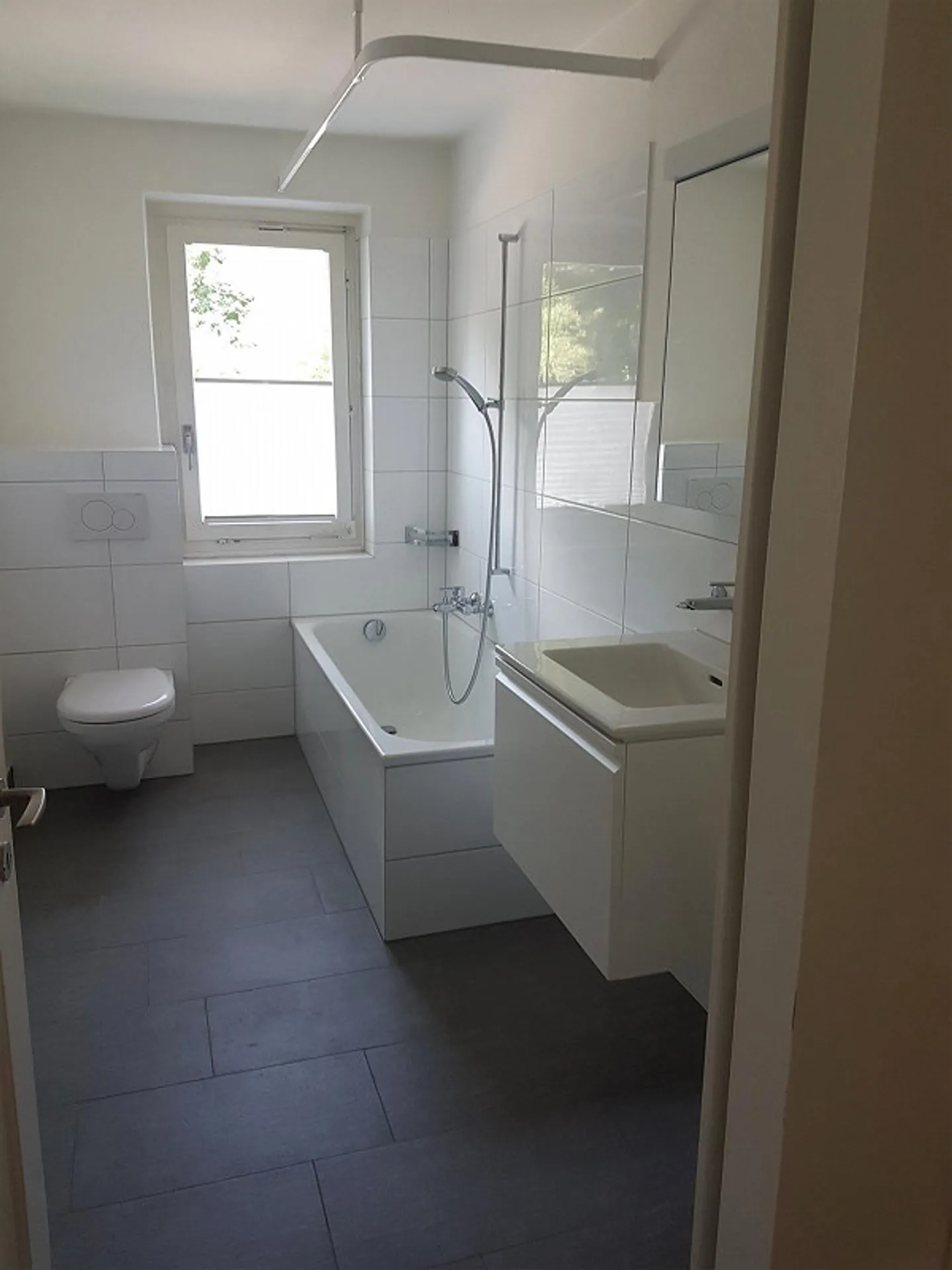 Bright, quiet 3.5 room apartment - Photo 3 of 6