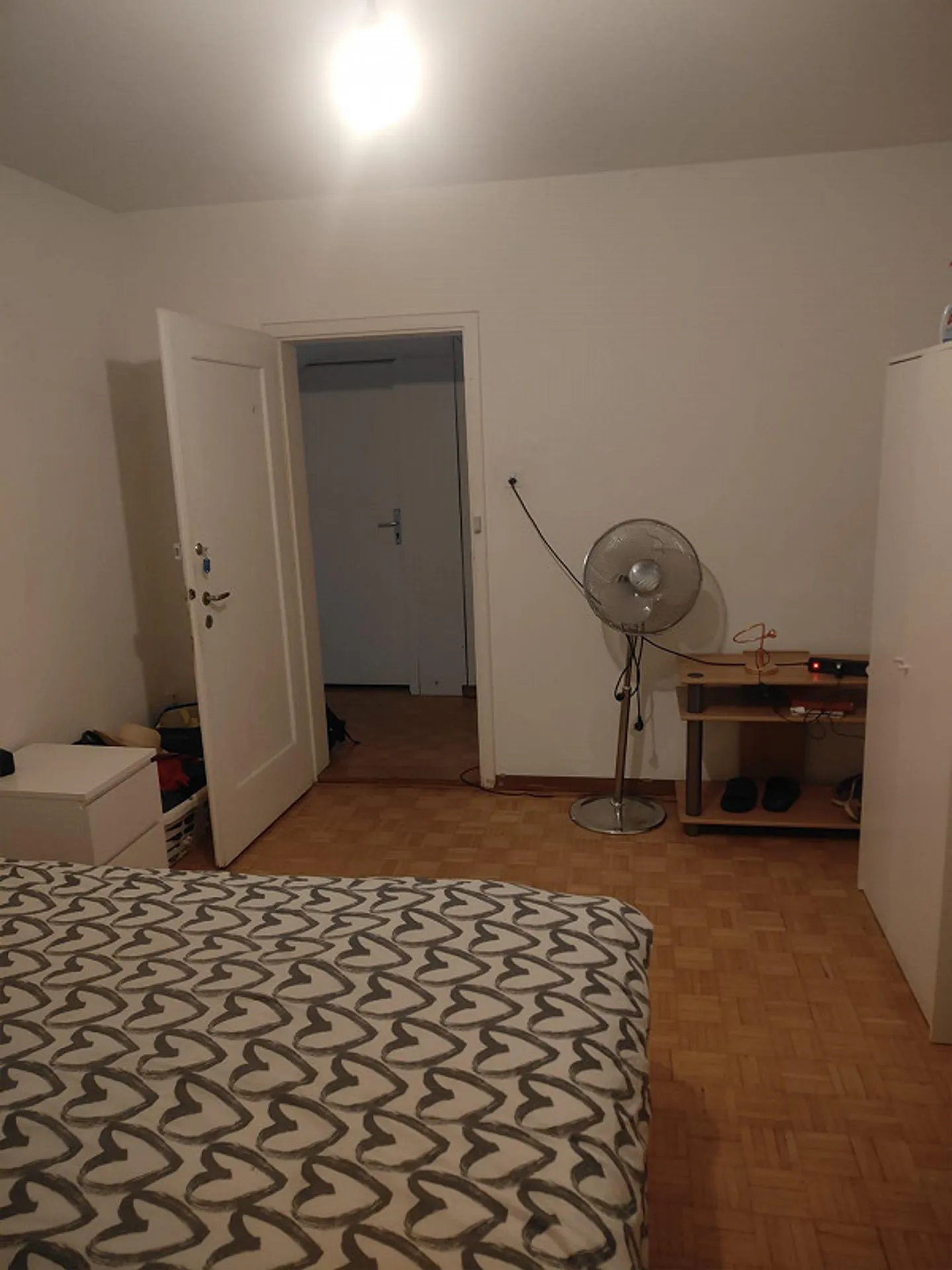 Appartement de 3 pièces dans un quartier résidentiel calme - Photo 3 sur 7